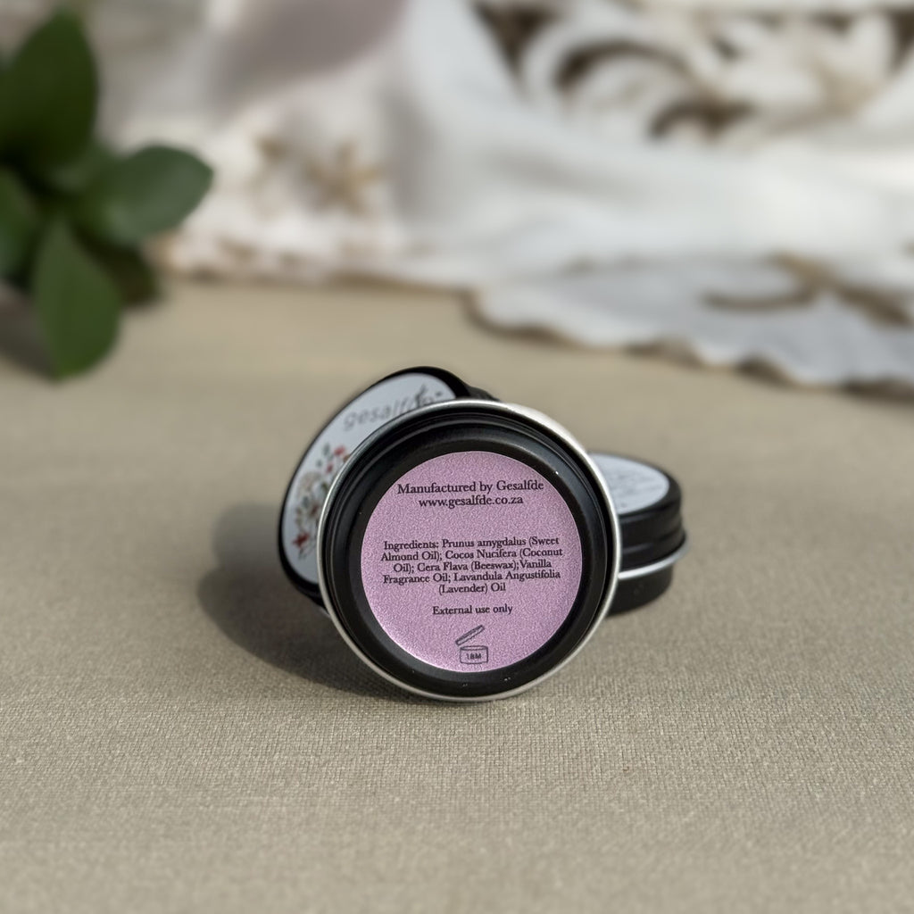 Lip balm containing natural ingredients